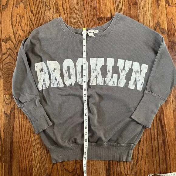 Derek Heart Grey Crew Neck Dolman Sleeves Pullover Sweatshirt Brooklyn Sz Small - Picture 3 of 7